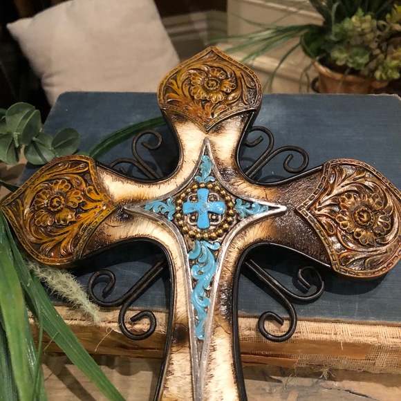 Cowhide Tooled Leather 12.5 " Cross with Turquoise Layer in Resin Metal - Picture 2 of 4
